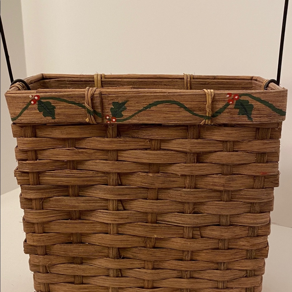 Square Christmas Themed Basket “Hark The Herald Angels Sing” w/Angels Cherubs - Picture 11 of 16